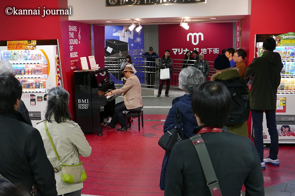 横浜のストリートピアノ３